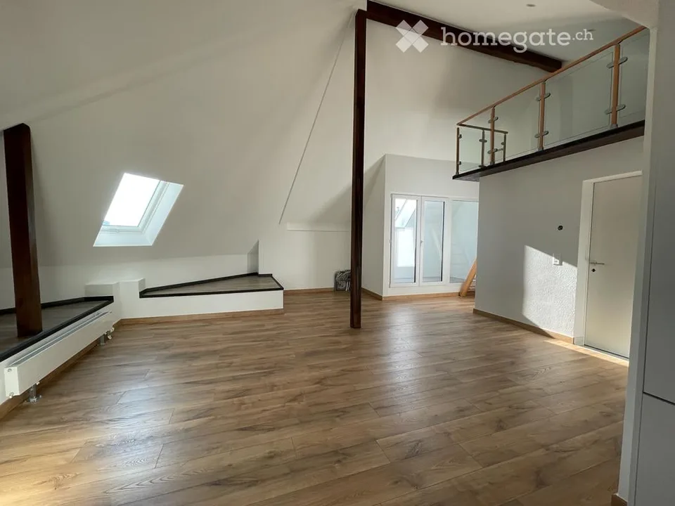 Charmante 1.5-Zimmer-Dachwohnung mit Balkon in Frenkendorf