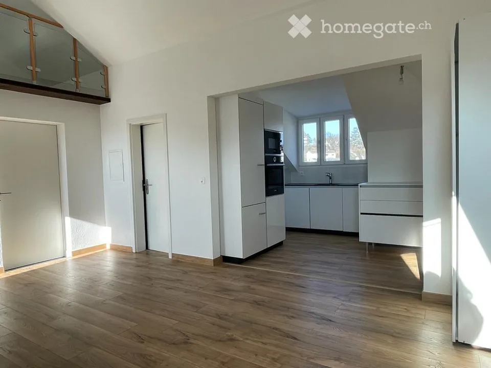 Charmante 1.5-Zimmer-Dachwohnung mit Balkon in Frenkendorf