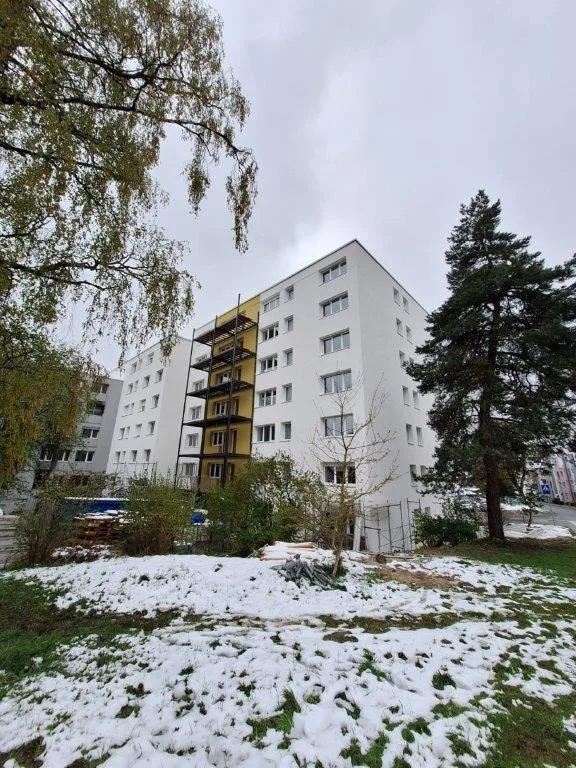 Charmantes möbliertes Studio mit Balkon in La Chaux-de-Fonds