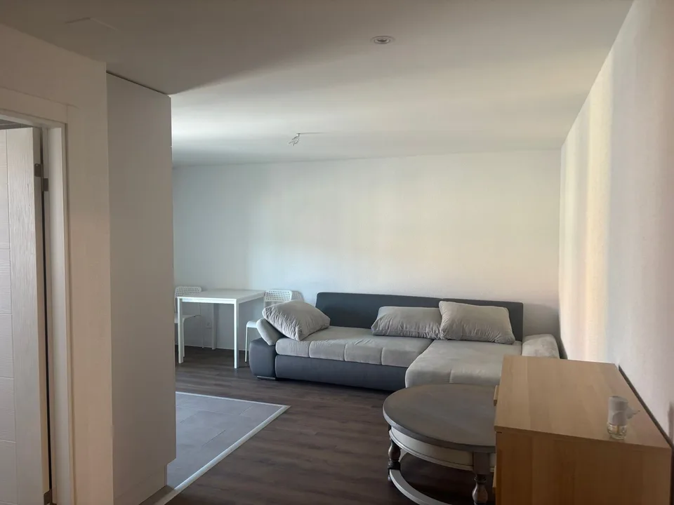 Charmantes möbliertes Studio mit Balkon in La Chaux-de-Fonds