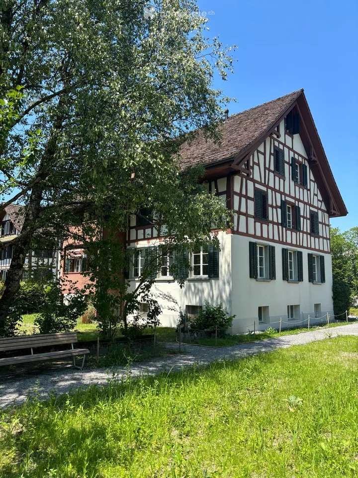 Espace de bureau ou d'atelier dans une maison à colombages historique à Kappel am Albis