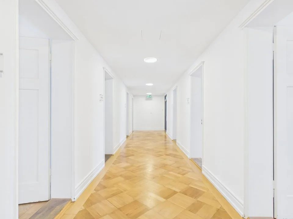Repräsentative Altbaufläche an Top-Lage beim Stampfenbachplatz