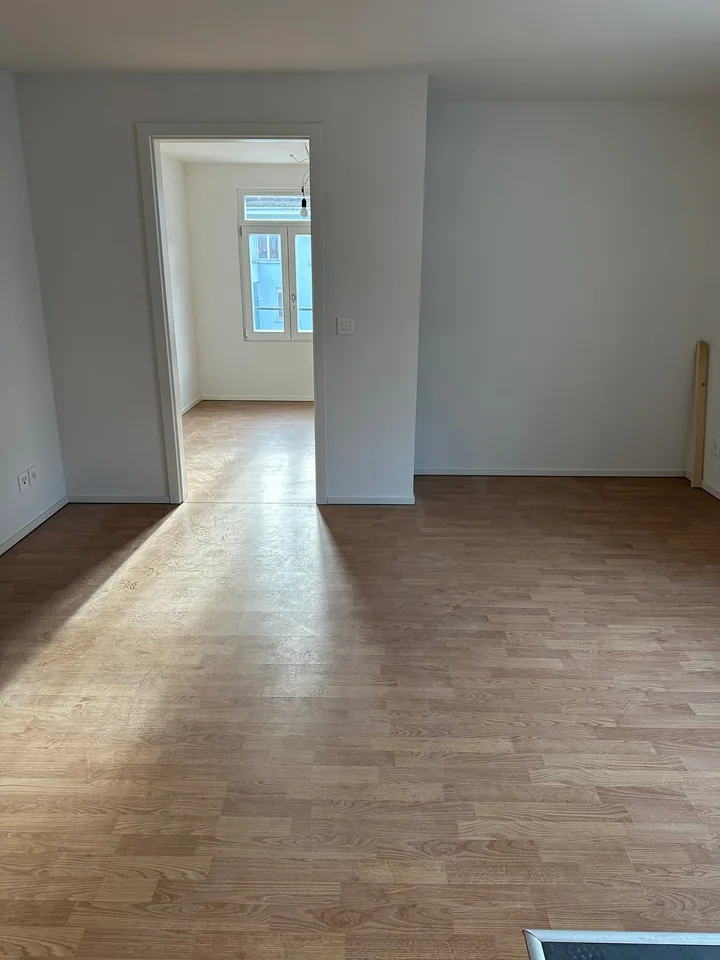 Appartement ensoleillé de 2,5 pièces près du centre-ville