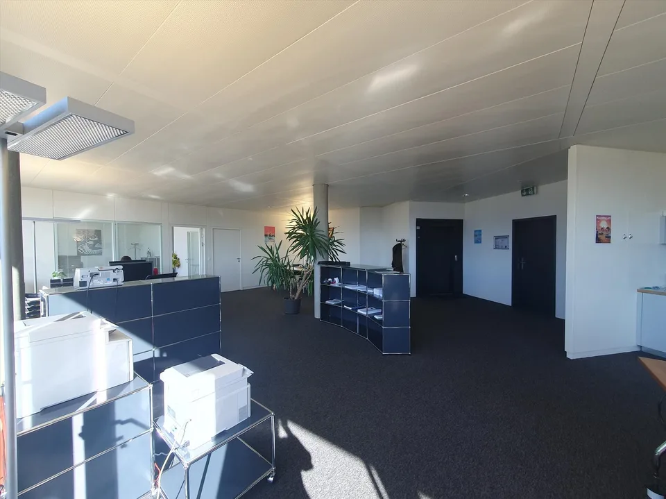 Superb office space of 194 m2 with terrace