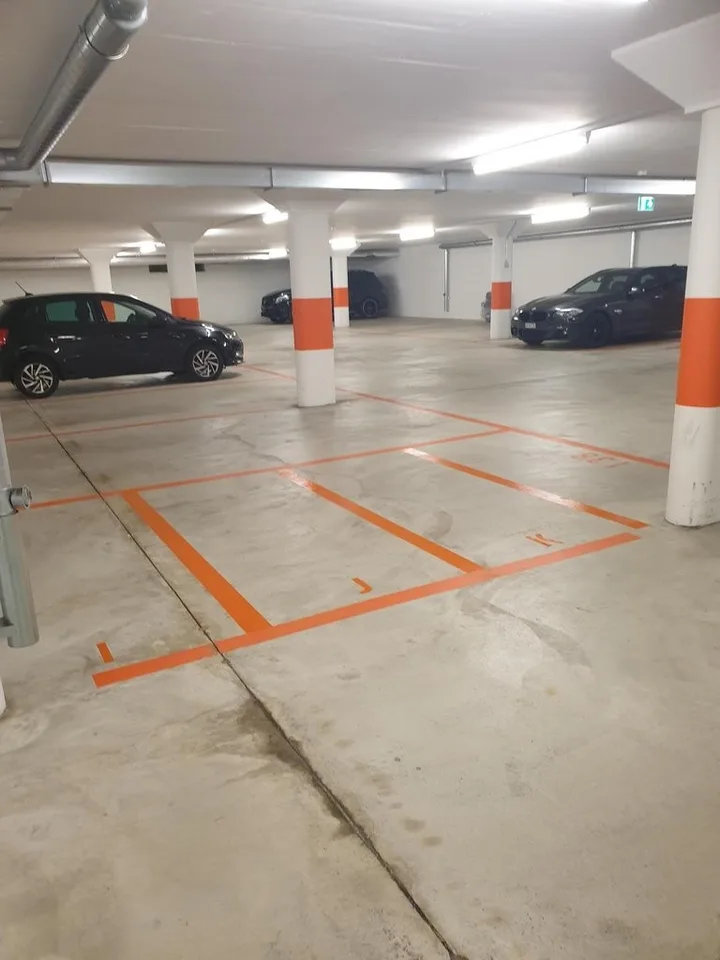 Motorradeinstellplätze zu vermieten