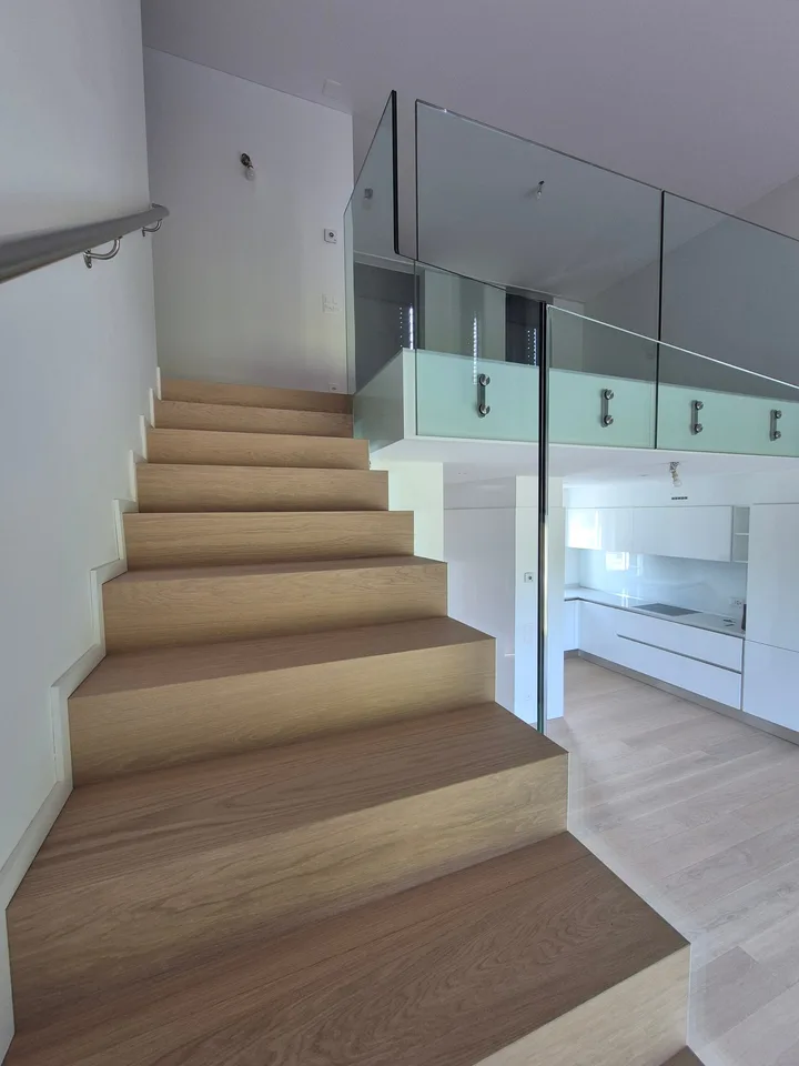 Modernes Haus mit Pool in Caslano - Verfügbar sofort – Foto 13 von 18