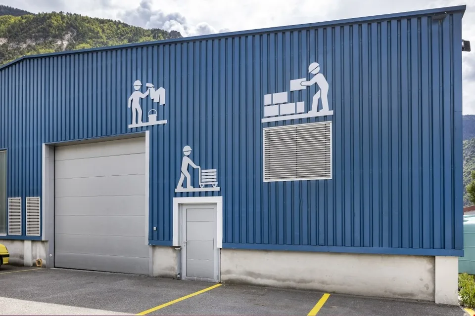 SIERRE HALLE INDUSTRIELLE