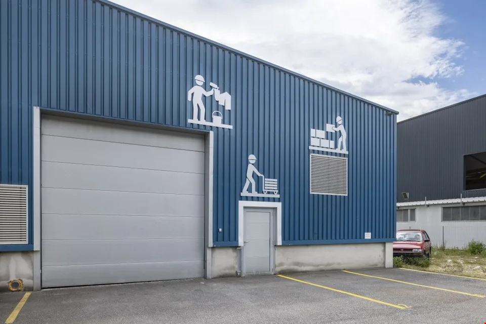 SIERRE HALLE INDUSTRIELLE