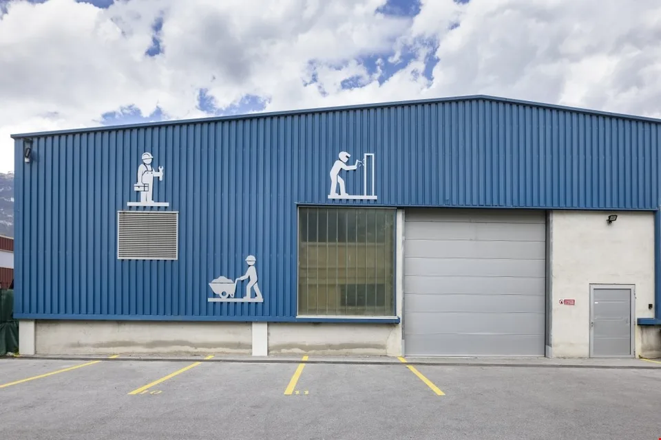 SIERRE HALLE INDUSTRIELLE