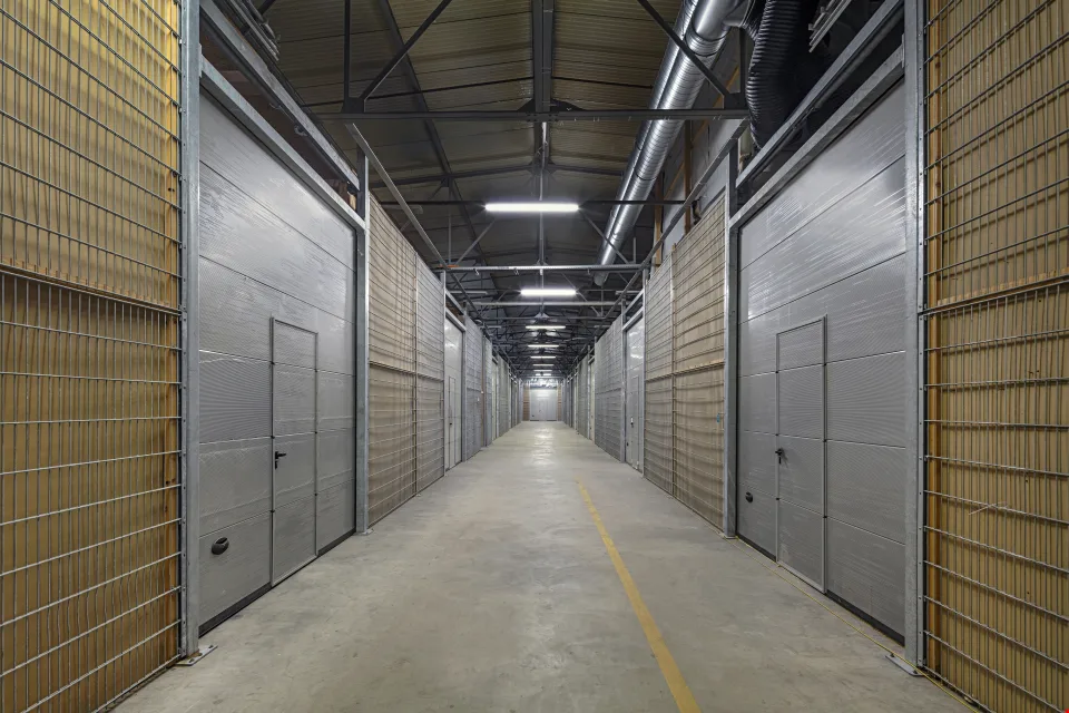 SIERRE HALLE INDUSTRIELLE – photo 6 sur 9