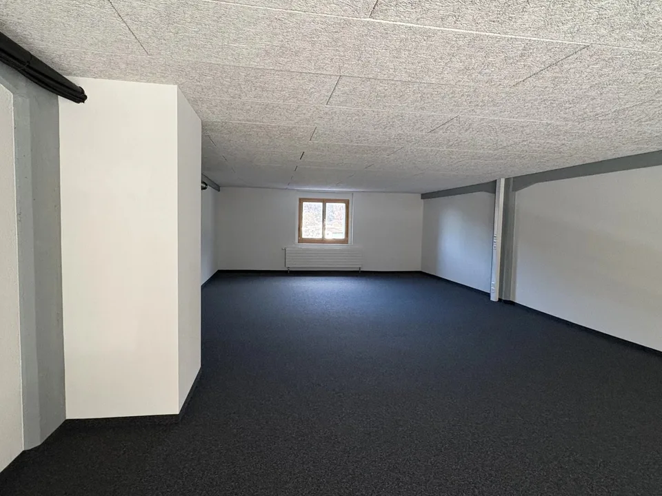 Ampia superficie commerciale di 140 m2 nella vecchia caserma a Bex