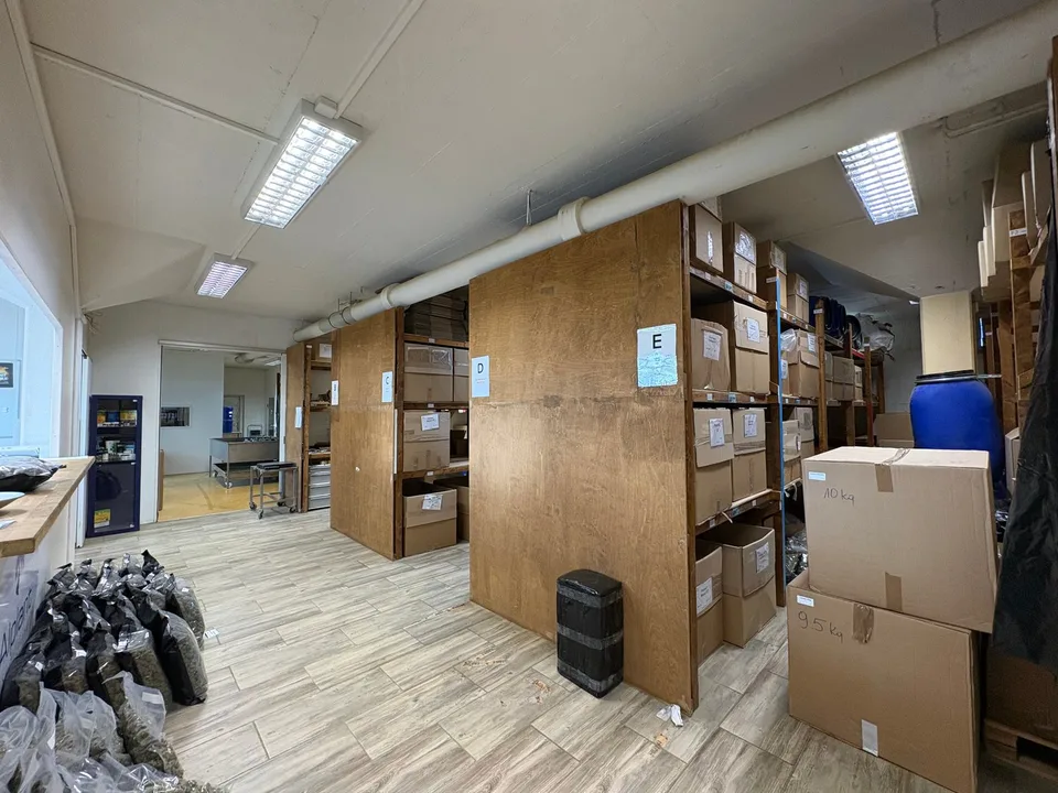 Espace commercial - utilisable comme atelier, exposition, bureau, stockage - à proximité de l'autoroute – photo 11 sur 26