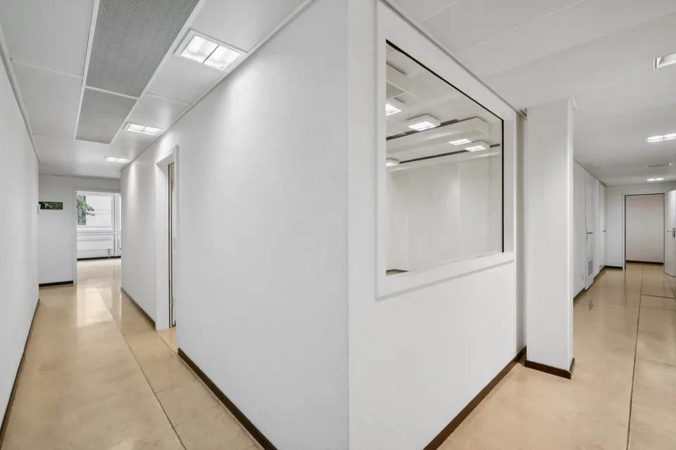 Verwaltungsflächen in Charmilles – Foto 11 von 13