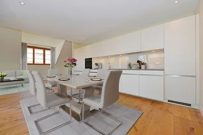 Neue 4.5-Zimmer-Maisonettewohnung: ländlich mit Stadtanschluss leben