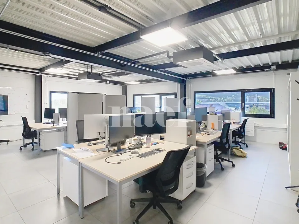 Büros von 130 m2 im 1. Stock