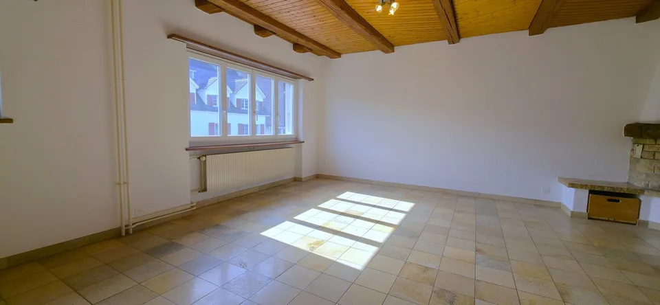 Geräumige Wohnung im Herzen von Courchapoix