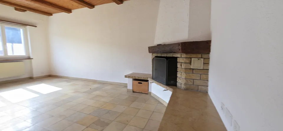 Geräumige Wohnung im Herzen von Courchapoix