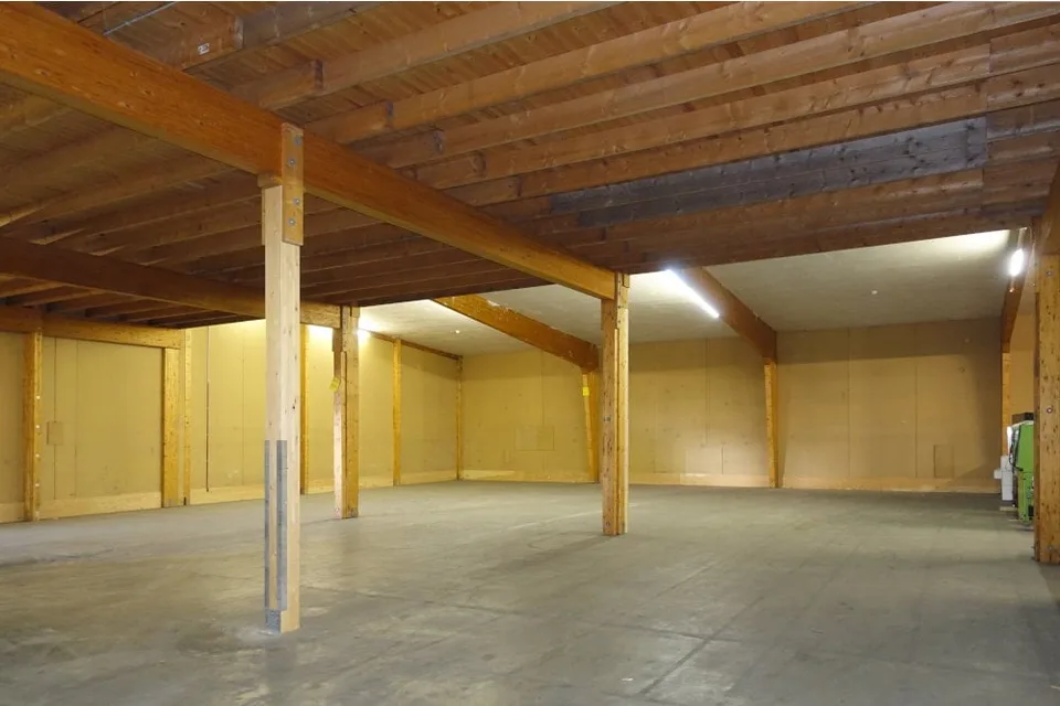 Opportunità: 7000 m2 di spazio di magazzino, anche aree parziali