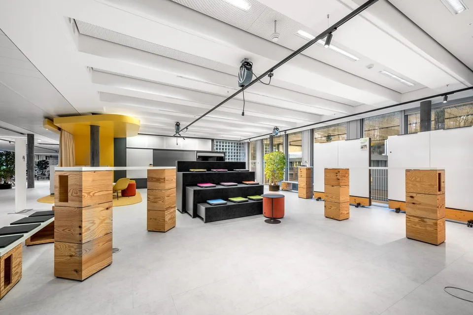 Campus Swiss Re - Ufficio di lusso alla stazione Sood Oberleimbach