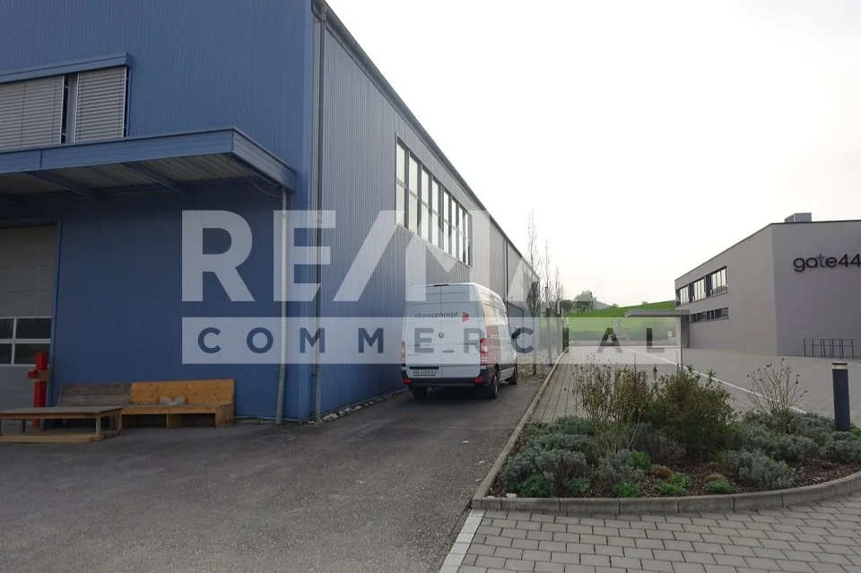 Circa 940 m2 di spazio di stoccaggio/industriale