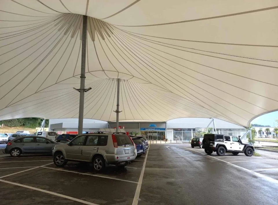 1'400 m² disponibili nel Centro Commerciale SHOPPING ROCHE