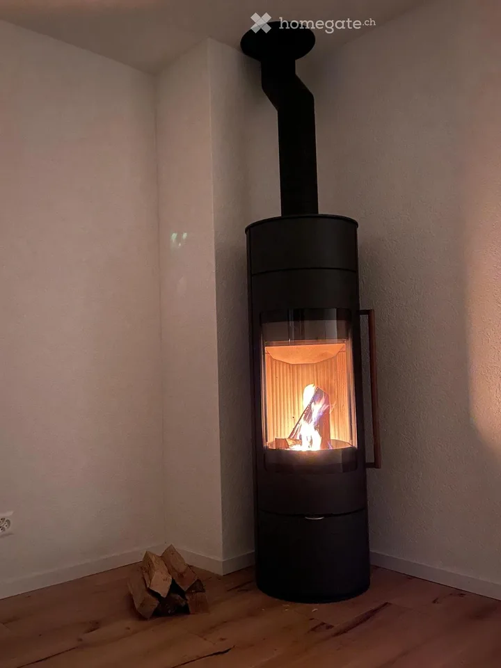 Frisch kernsaniertes, charmantes Mitteleinfamilienhaus (Baujahr 1990) im beschaulichen Turbenthal kombiniert moderne Urbanität mit dem Traum eines eigenen Hauses auf dem Land.
