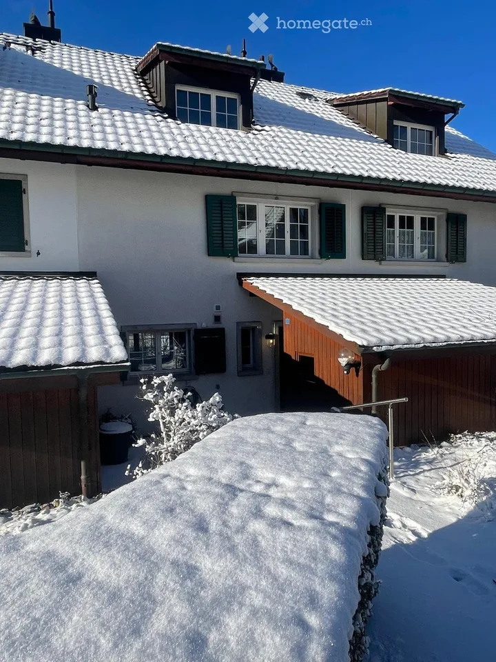 Casa familiare a schiera fresca ristrutturata nel tranquillo Turbenthal