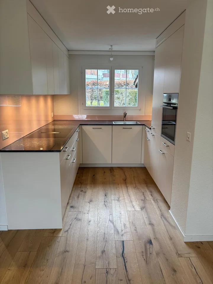 Frisch kernsaniertes, charmantes Mitteleinfamilienhaus (Baujahr 1990) im beschaulichen Turbenthal kombiniert moderne Urbanität mit dem Traum eines eigenen Hauses auf dem Land.