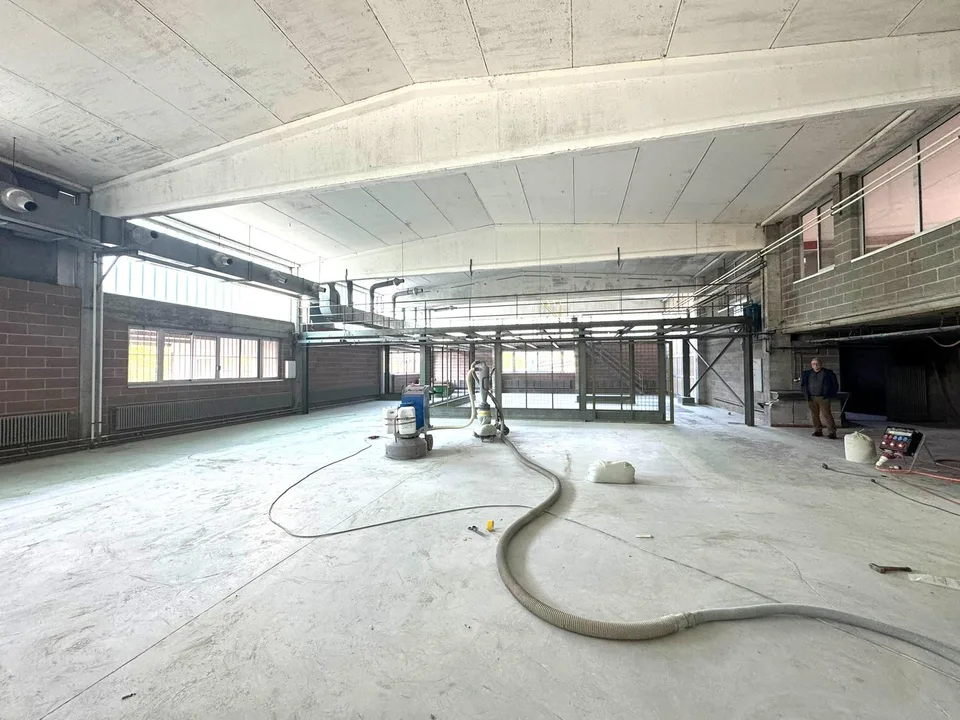 Entrepôt industriel à louer – espaces rénovés, climatisés et personnalisables – photo 13 sur 17