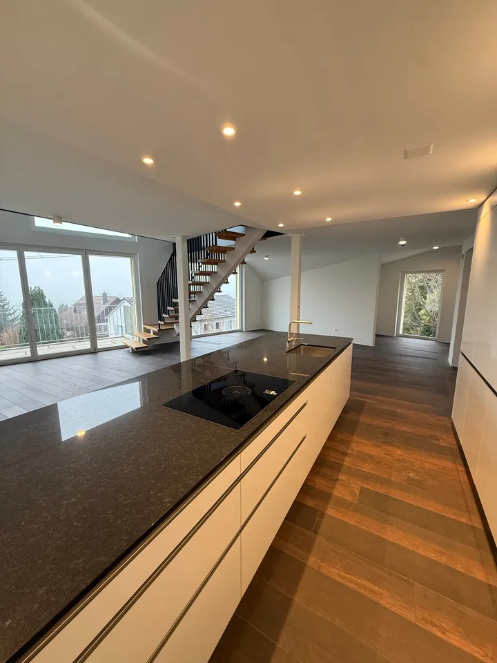 Appartement loft exclusif de 2,5 pièces avec potentiel d'agrandissement à 4,5 pièces – Moderne, Lumineux & Luxueux