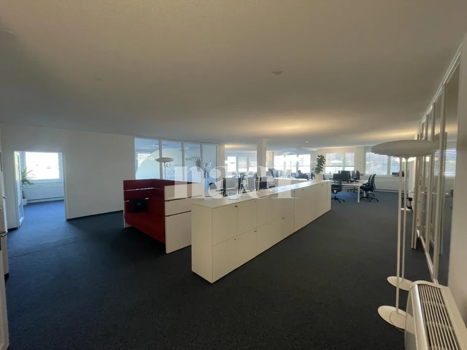 Zentrum Les Tuillières - Helle Fläche von ca. 158m2, modulierbar im 2. Stock eines Gewerbegebäudes