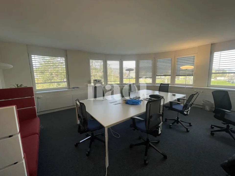 Zentrum Les Tuillières - Helle Fläche von ca. 158m2, modulierbar im 2. Stock eines Gewerbegebäudes