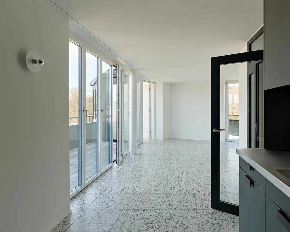 Moderne 3.5-Zimmer-Wohnung mit traumhafter Alpen- und Seesicht