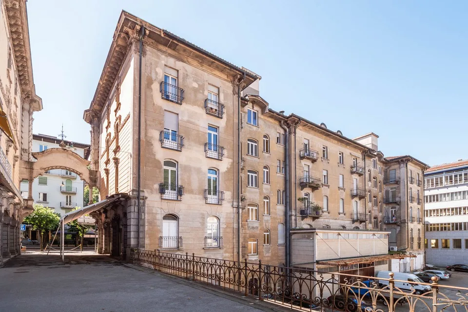 Avere tutto alla portata di mano! Palazzo storico! Wow!