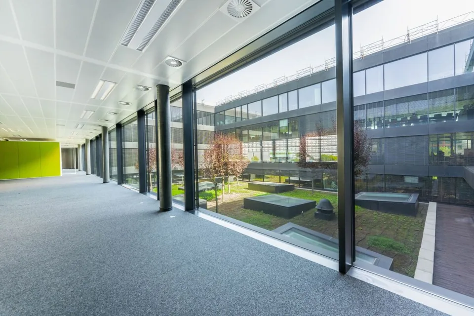 Area amministrativa di 529 m² - grandi, luminosi e modulare spazi per uffici