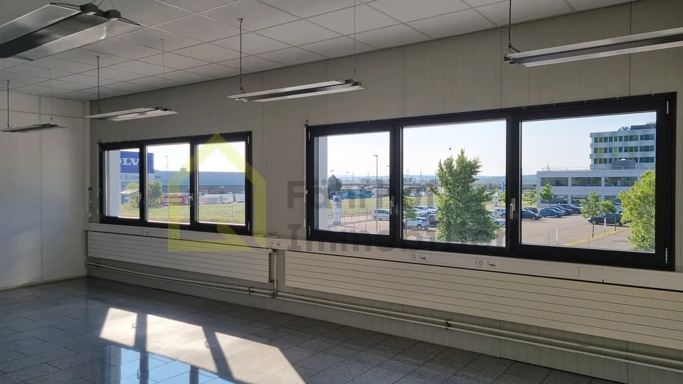 Espaces de bureau et d'exposition à louer dans un emplacement central