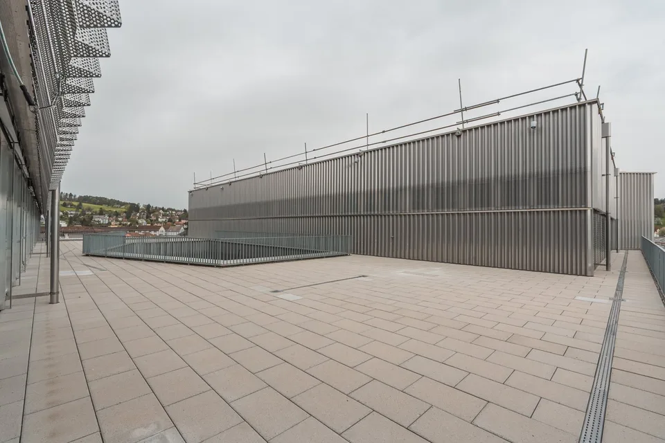 Prima locazione di spazi commerciali attraenti CAMPUS / Parcheggi disponibili – foto 8 di 10