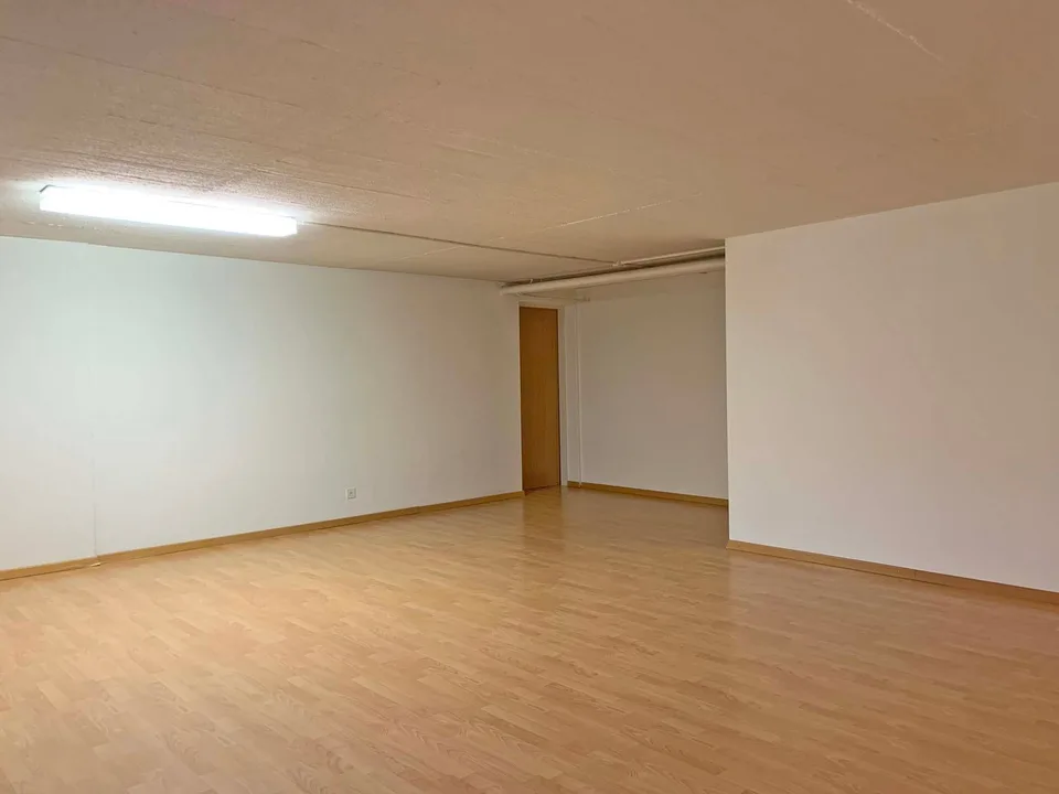 Geräumiges Atelier/Büro in Dietikon