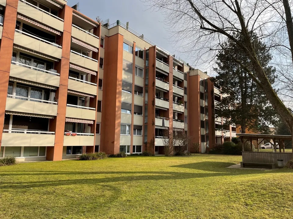 Geräumiges Atelier/Büro in Dietikon