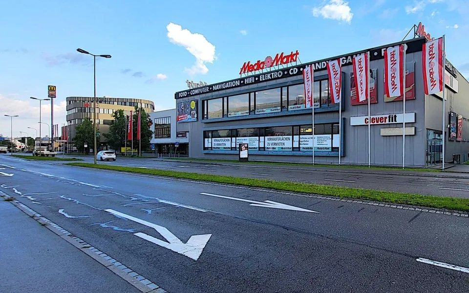"OTTO'S, MEDIA MARKT und CLEVERFIT als Nachbar - what else?"