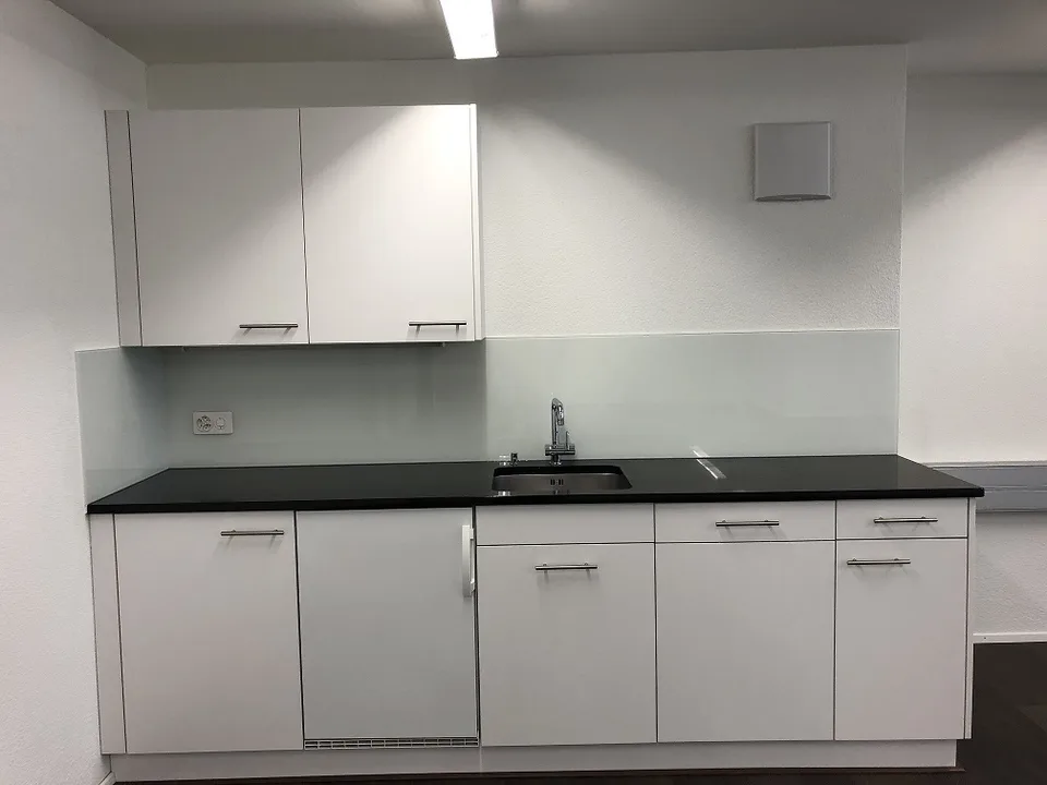 Votre nouvel emplacement de bureau dans la vieille ville de Baden – photo 6 sur 6
