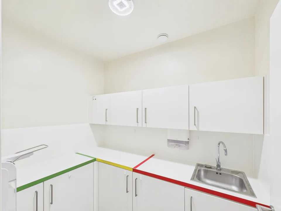 Espace commercial moderne dans un emplacement idéal à Uster – photo 8 sur 9