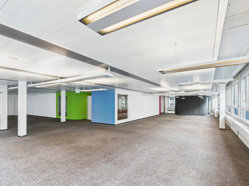 Générosité entièrement développée - espace de bureau à Zürich-Altstetten – photo 11 sur 21