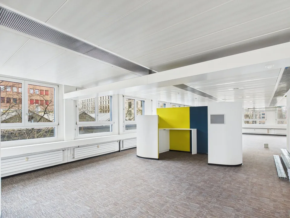 Générosité entièrement développée - espace de bureau à Zürich-Altstetten – photo 19 sur 21