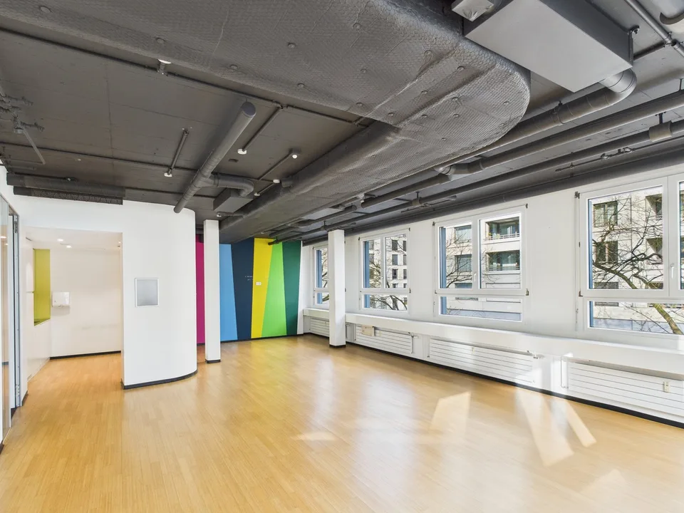 Générosité entièrement développée - espace de bureau à Zürich-Altstetten – photo 8 sur 21