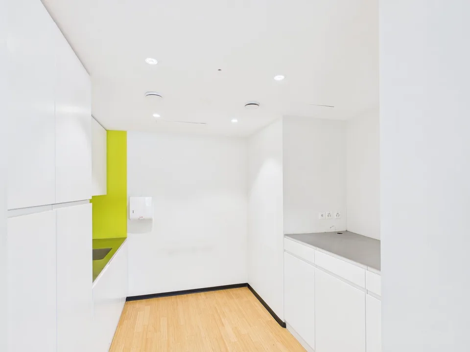 Générosité entièrement développée - espace de bureau à Zürich-Altstetten – photo 10 sur 21
