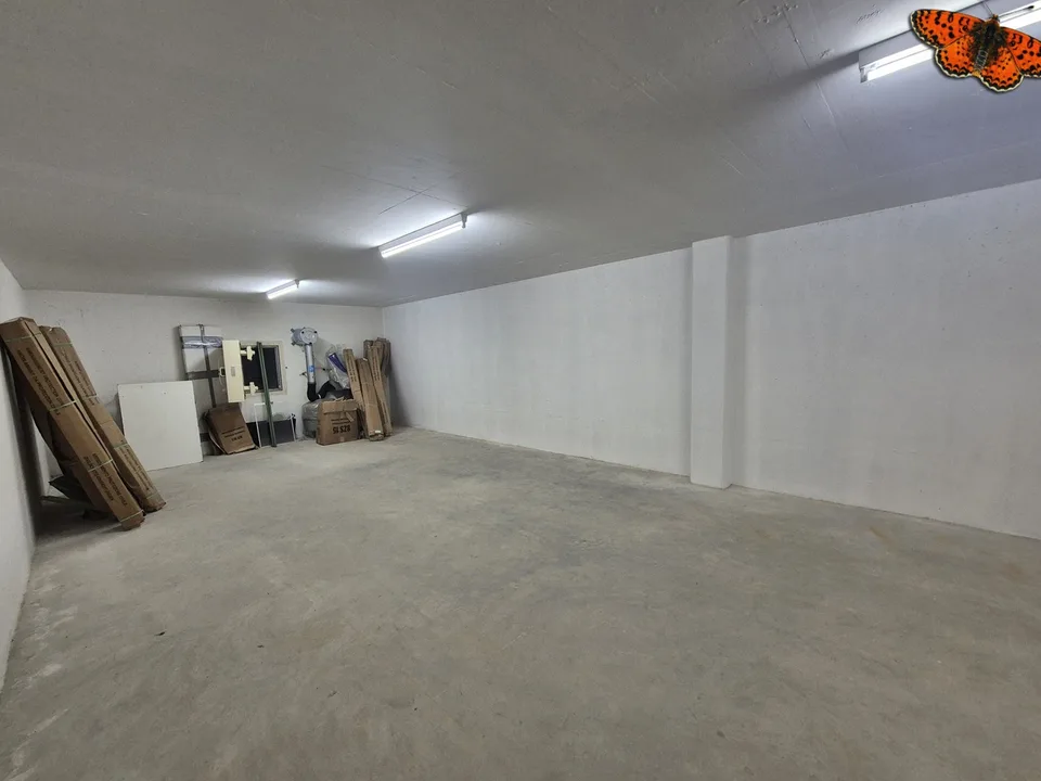 GRAND DEPÔT DE 52 M² A LOUER - SIVIRIEZ