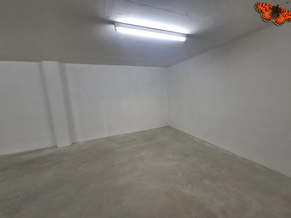 GRAND DEPÔT DE 52 M² A LOUER - SIVIRIEZ