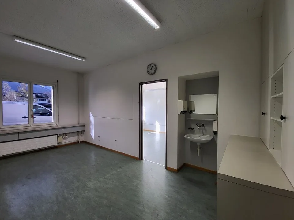 Ampii spazi per uffici direttamente alla piattaforma 1 – foto 9 di 12