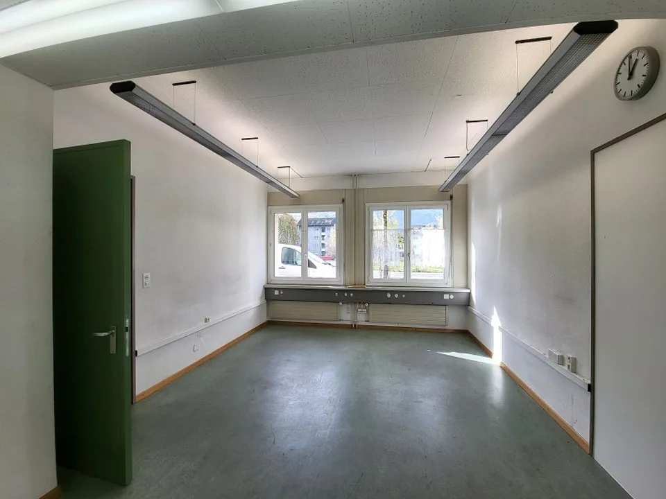 Ampii spazi per uffici direttamente alla piattaforma 1 – foto 8 di 12